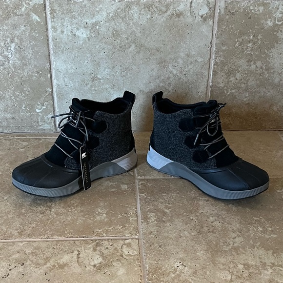 Sorel Out N About III Waterproof Boot - Picture 6 of 9